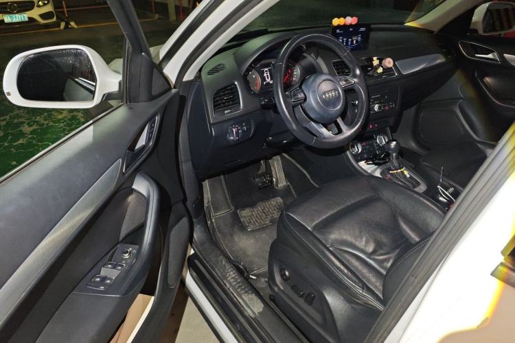 Used Audi Q3 2013 35 TFSI Comfort Model Driver Seat