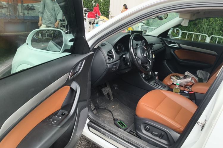 Used Audi Q3 2013 35 TFSI Ambition Edition Driver Seat
