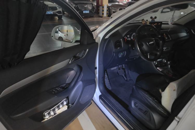 Used Audi Q3 2013 35 TFSI Ambition Edition Driver Seat