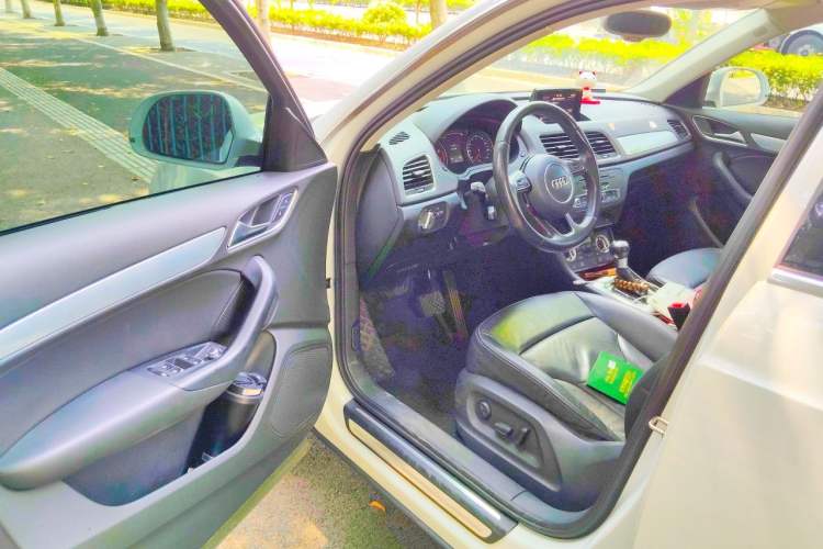 Used Audi Q3 2013 35 TFSI quattro Technology Edition Driver Seat