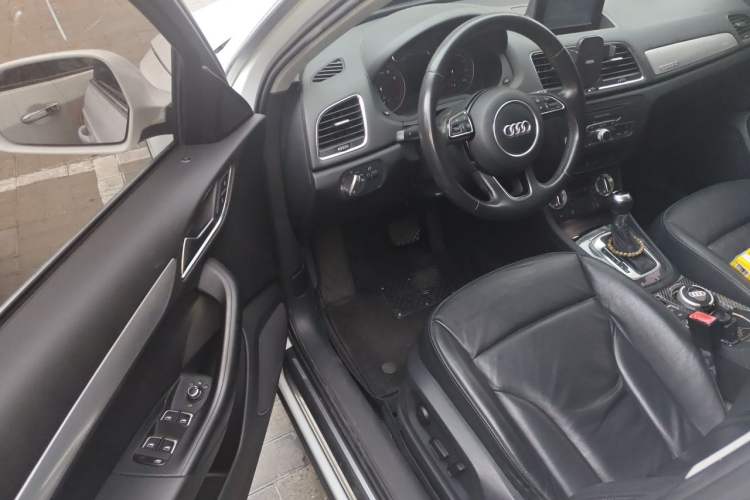 Used Audi Q3 2013 35 TFSI quattro Technology Edition Driver Seat