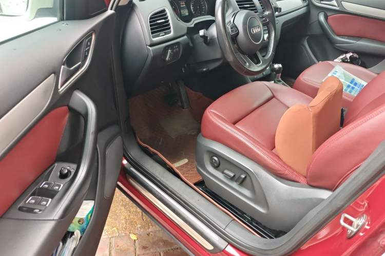 Used Audi Q3 2013 35 TFSI Ambition Edition Driver Seat