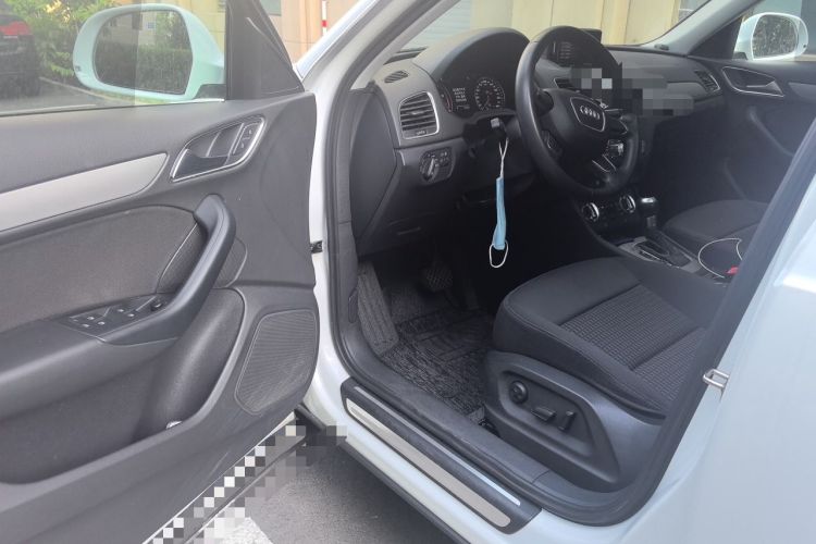 Used Audi Q3 2013 35 TFSI Ambition Edition Driver Seat