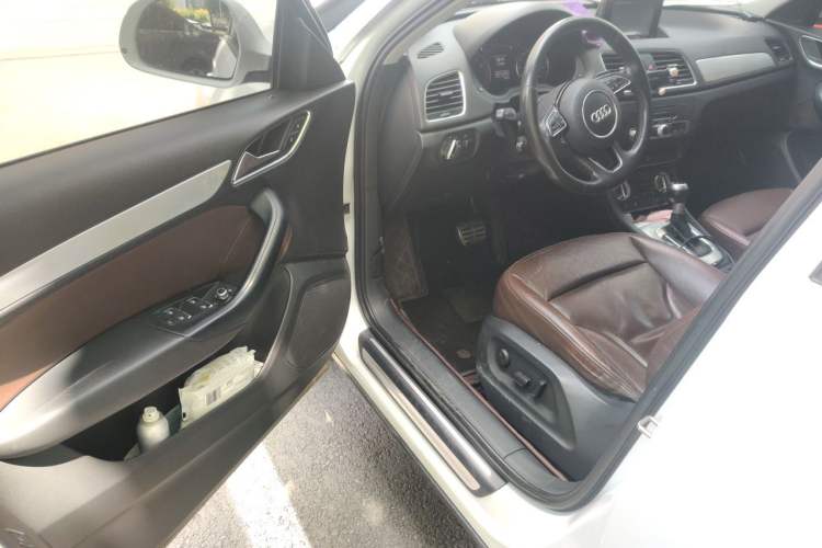 Used Audi Q3 2013 35 TFSI Comfort Model Driver Seat