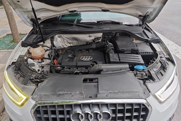 Used Audi Q3 2013 40 TFSI quattro Luxury Model Engine Bay