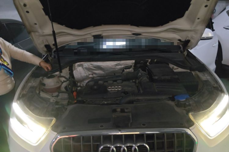 Used Audi Q3 2013 35 TFSI quattro Luxury Model Engine Bay