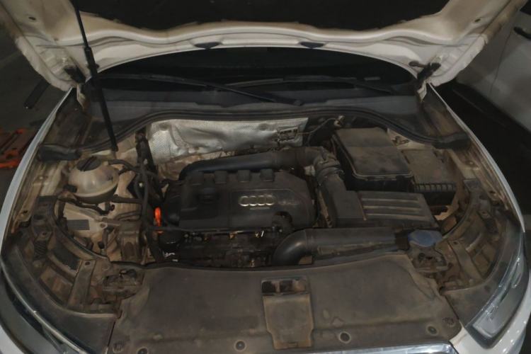 Used Audi Q3 2013 35 TFSI quattro Luxury Model Engine Bay