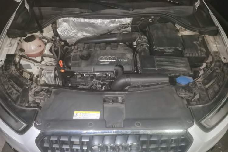 Used Audi Q3 2013 35 TFSI Comfort Model Engine Bay