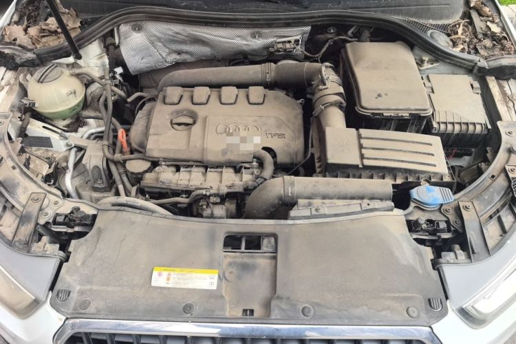 Used Audi Q3 2013 35 TFSI quattro Comfort Model Engine Bay