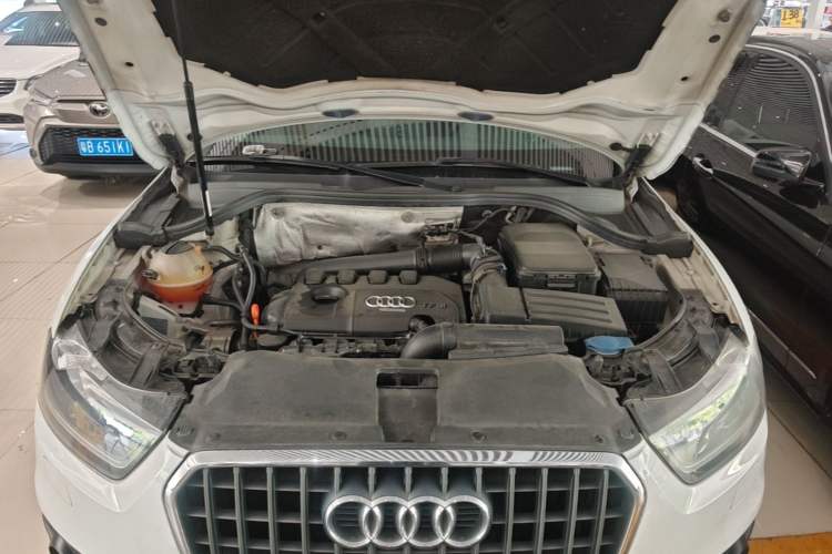 Used Audi Q3 2013 35 TFSI Ambition Edition Engine Bay