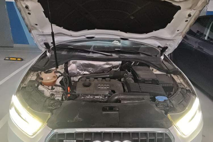 Used Audi Q3 2013 35 TFSI quattro Technology Edition Engine Bay