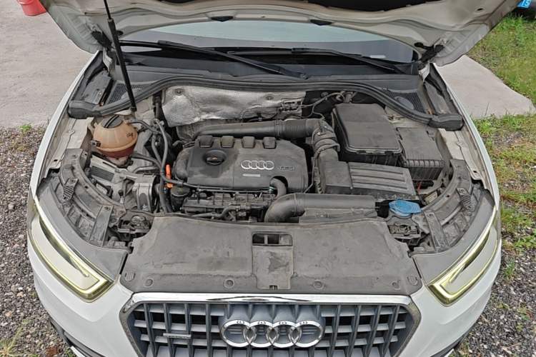 Used Audi Q3 2013 35 TFSI quattro Technology Edition Engine Bay