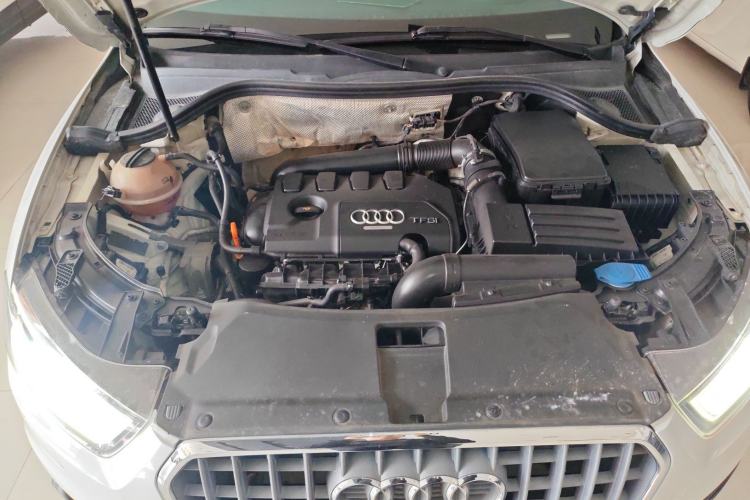 Used Audi Q3 2013 35 TFSI Comfort Model Engine Bay