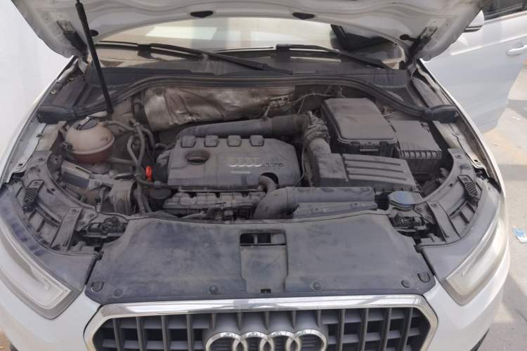 Used Audi Q3 2013 35 TFSI quattro Comfort Model Engine Bay