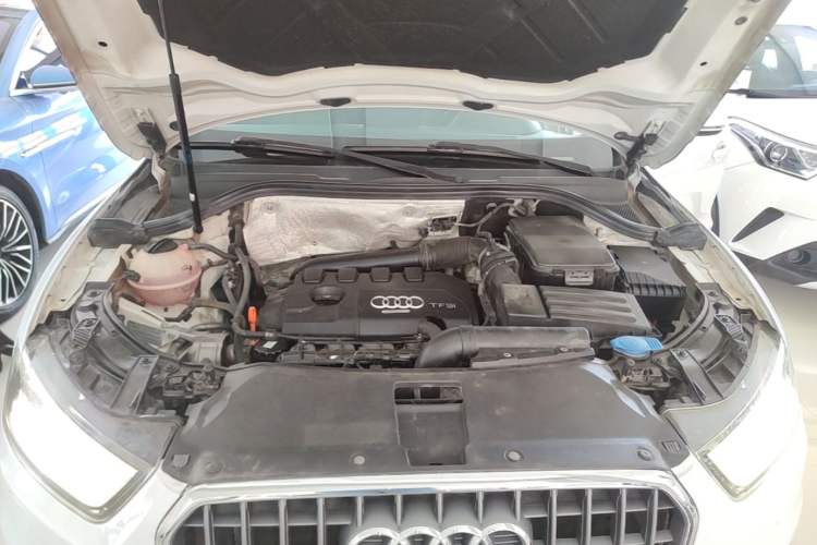 Used Audi Q3 2013 35 TFSI Comfort Model Engine Bay