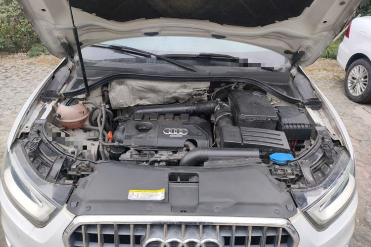 Used Audi Q3 2013 35 TFSI Comfort Model Engine Bay