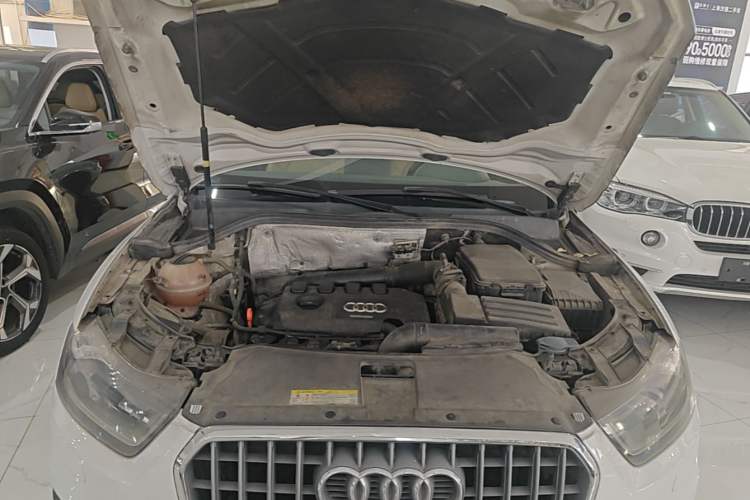 Used Audi Q3 2013 35 TFSI Ambition Edition Engine Bay