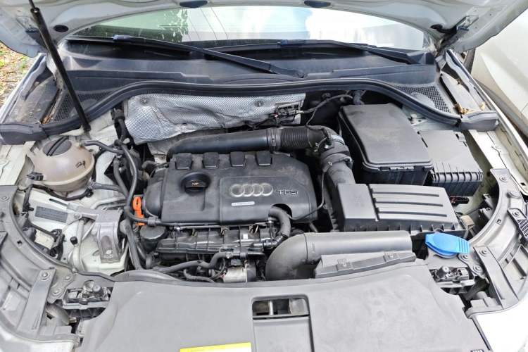 Used Audi Q3 2013 35 TFSI quattro Comfort Model Engine Bay