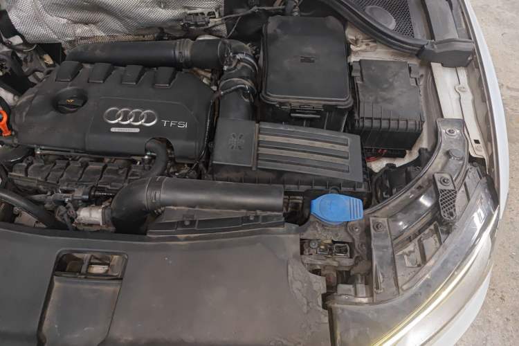 Used Audi Q3 2013 35 TFSI Comfort Model Engine Bay Left