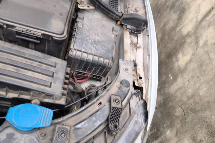 Used Audi Q3 2013 35 TFSI Comfort Model Engine Bay Left