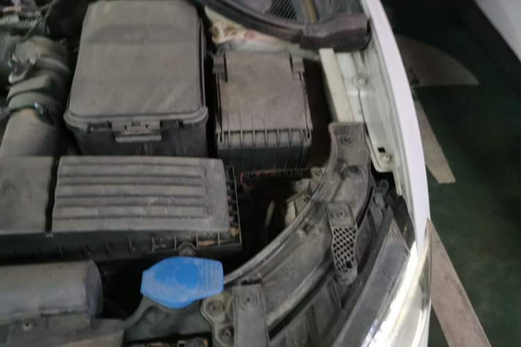 Used Audi Q3 2013 35 TFSI Comfort Model Engine Bay Left
