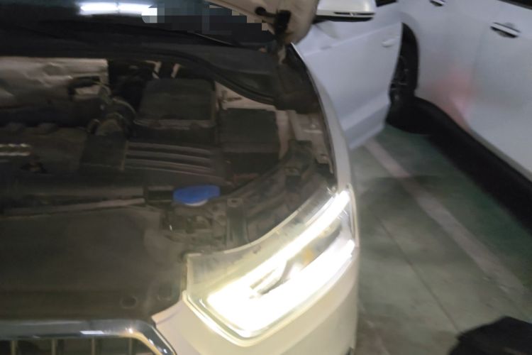 Used Audi Q3 2013 35 TFSI quattro Luxury Model Engine Bay Left