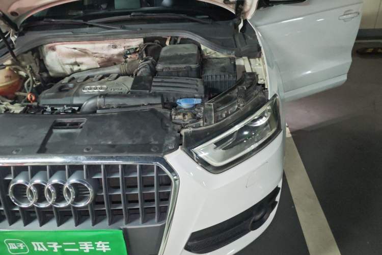 Used Audi Q3 2013 35 TFSI Comfort Model Engine Bay Left