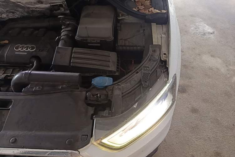 Used Audi Q3 2013 35 TFSI quattro Technology Edition Engine Bay Left
