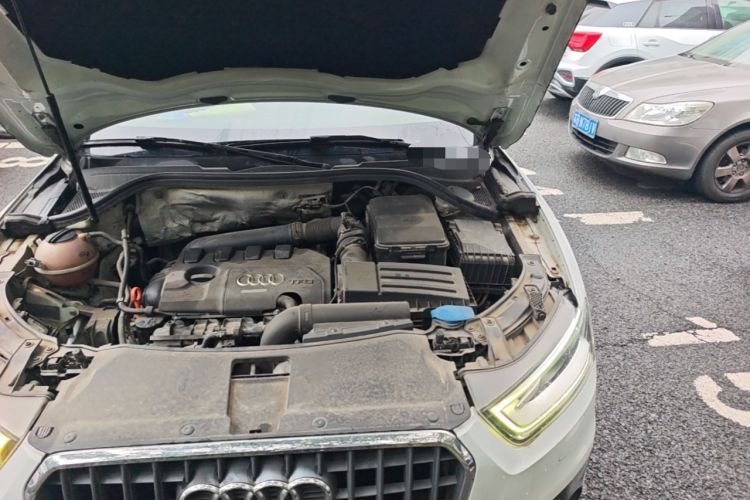Used Audi Q3 2013 35 TFSI Comfort Model Engine Bay Left