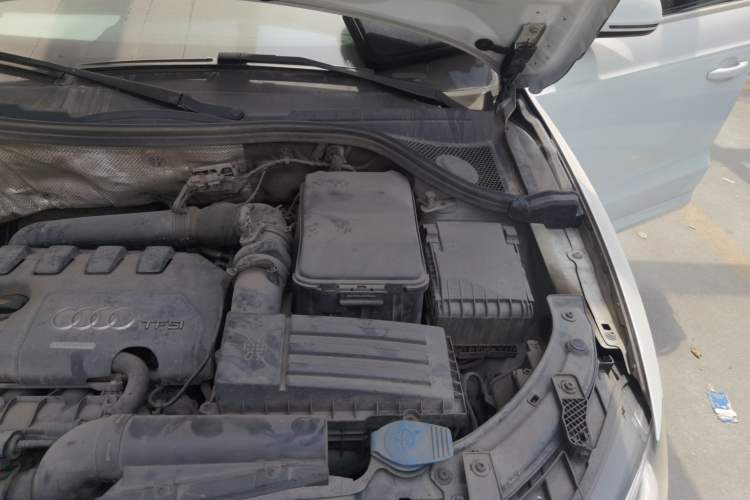 Used Audi Q3 2013 35 TFSI quattro Comfort Model Engine Bay Left