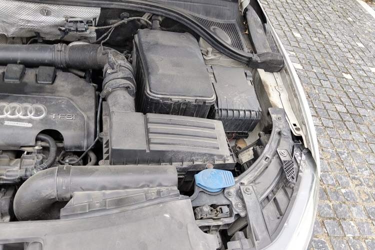 Used Audi Q3 2013 35 TFSI Comfort Model Engine Bay Left