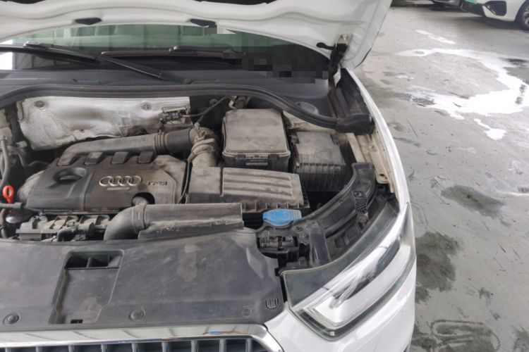Used Audi Q3 2013 35 TFSI Comfort Model Engine Bay Left