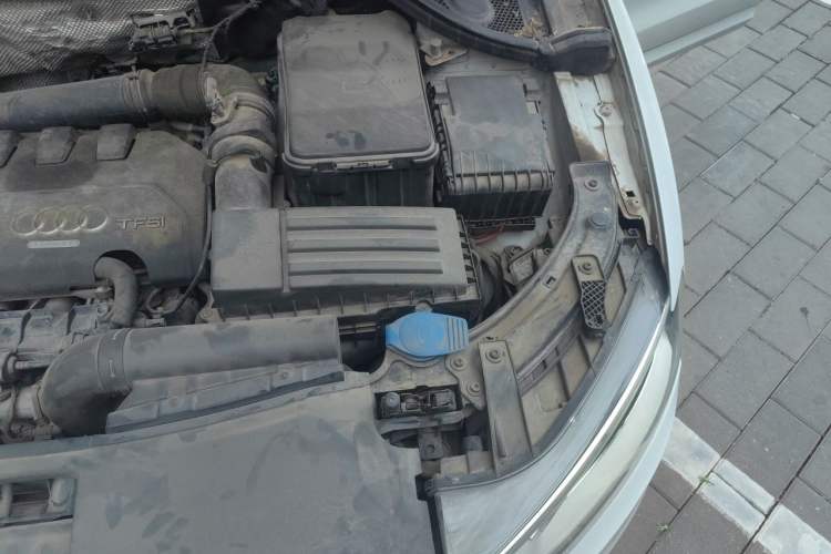 Used Audi Q3 2013 35 TFSI quattro Technology Edition Engine Bay Left