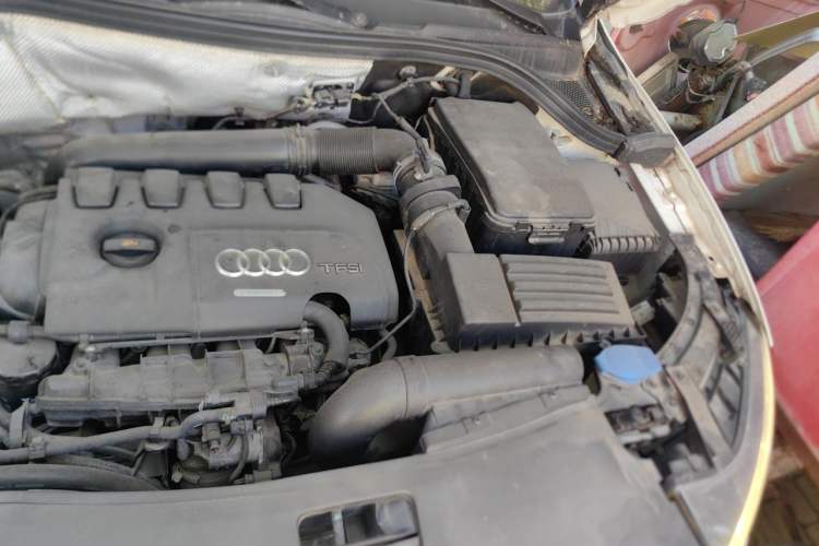 Used Audi Q3 2013 35 TFSI Comfort Model Engine Bay Left