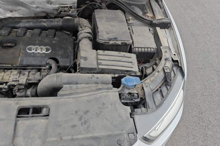 Used Audi Q3 2013 35 TFSI quattro Technology Edition Engine Bay Left