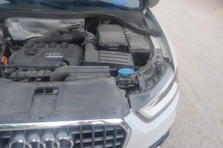Used Audi Q3 2013 35 TFSI Comfort Model Engine Bay Left