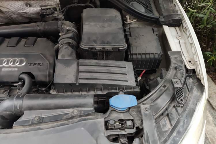 Used Audi Q3 2013 35 TFSI Ambition Edition Engine Bay Left
