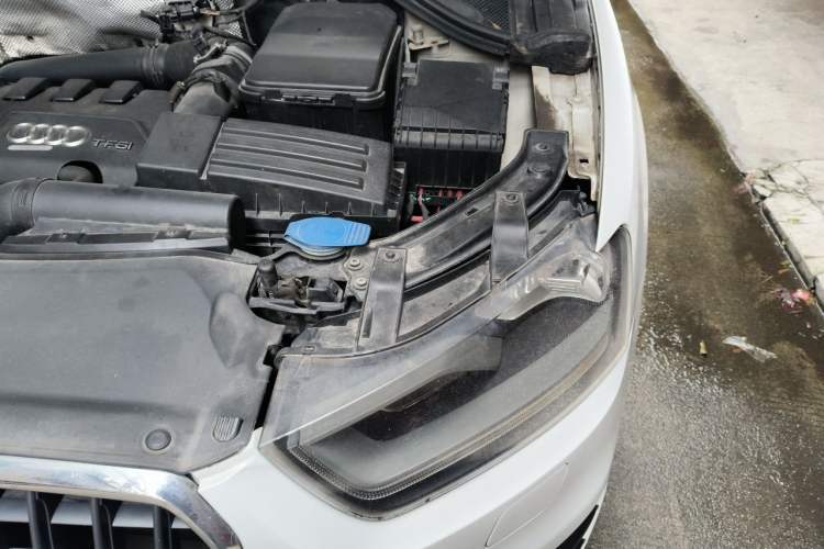Used Audi Q3 2013 35 TFSI Ambition Edition Engine Bay Left