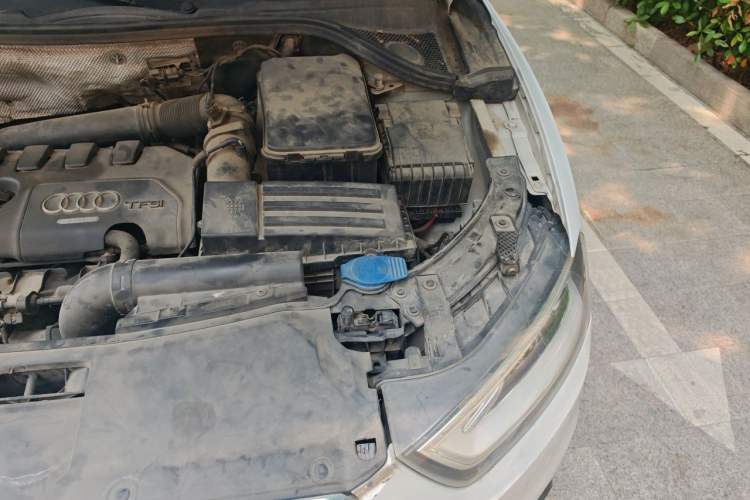 Used Audi Q3 2013 35 TFSI quattro Technology Edition Engine Bay Left