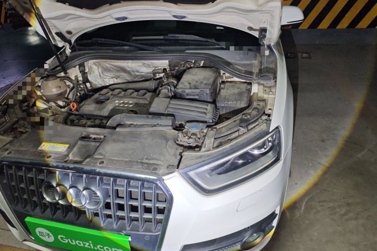 Used Audi Q3 2013 35 TFSI Comfort Model Engine Bay Left