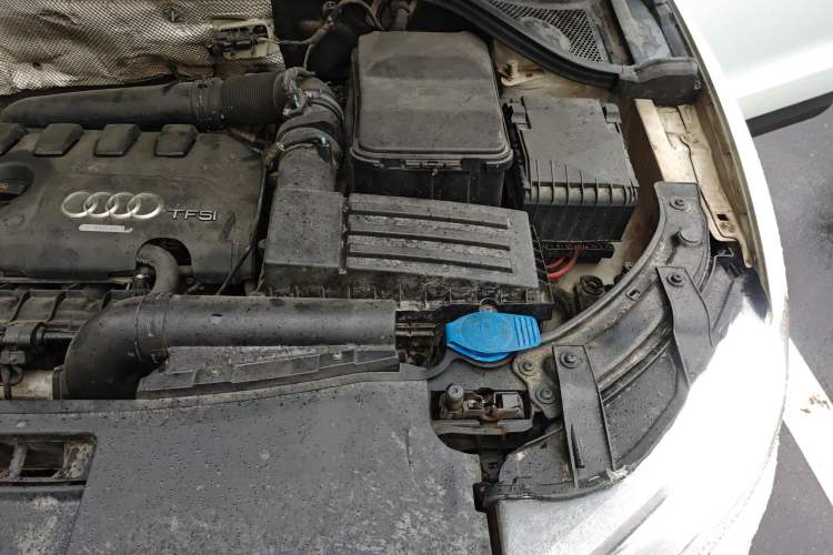 Used Audi Q3 2013 35 TFSI Ambition Edition Engine Bay Left