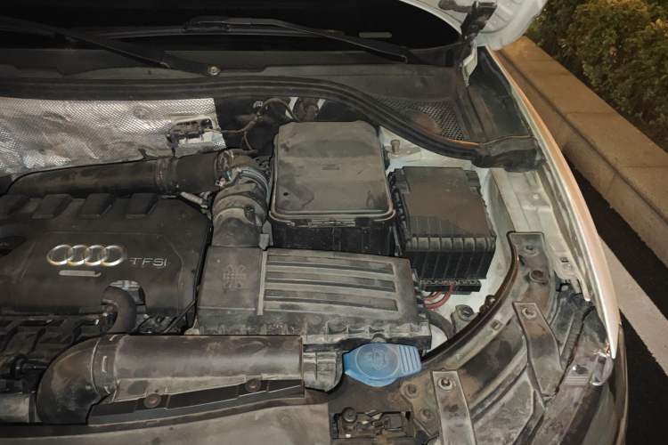 Used Audi Q3 2013 35 TFSI Ambition Edition Engine Bay Left
