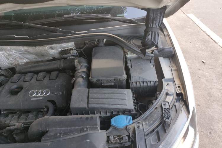 Used Audi Q3 2013 35 TFSI quattro Comfort Model Engine Bay Left