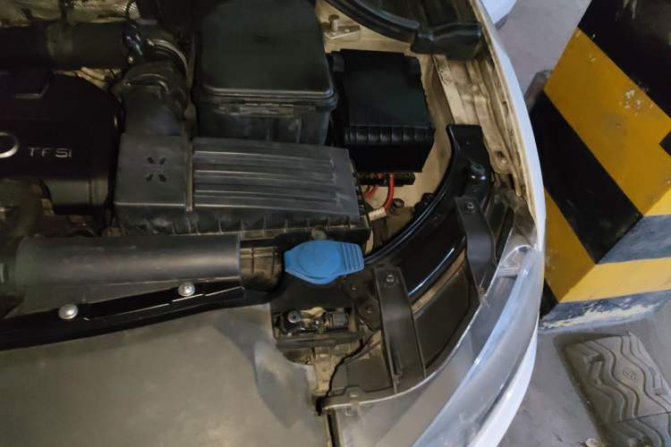 Used Audi Q3 2013 35 TFSI Ambition Edition Engine Bay Left