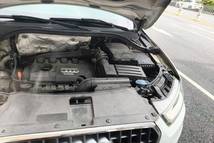 Used Audi Q3 2013 35 TFSI Ambition Edition Engine Bay Left