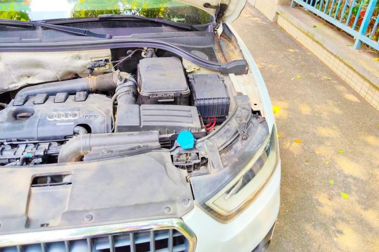 Used Audi Q3 2013 35 TFSI quattro Technology Edition Engine Bay Left