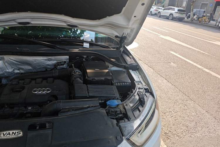 Used Audi Q3 2013 35 TFSI quattro Technology Edition Engine Bay Left