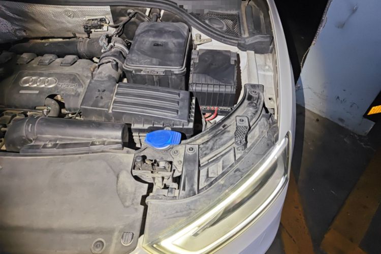 Used Audi Q3 2013 35 TFSI quattro Luxury Model Engine Bay Left