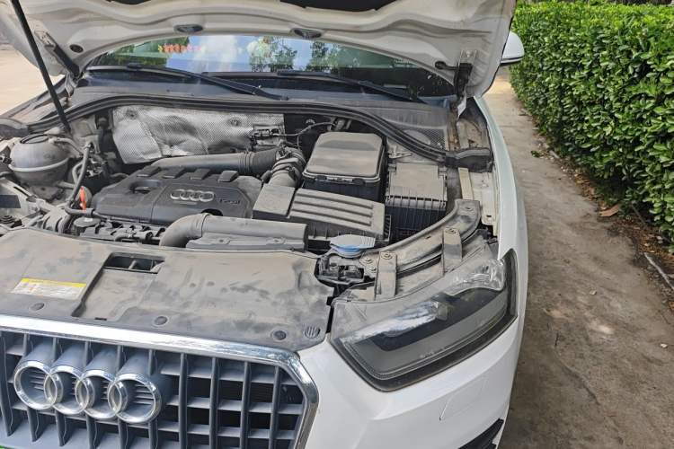 Used Audi Q3 2013 35 TFSI Ambition Edition Engine Bay Left
