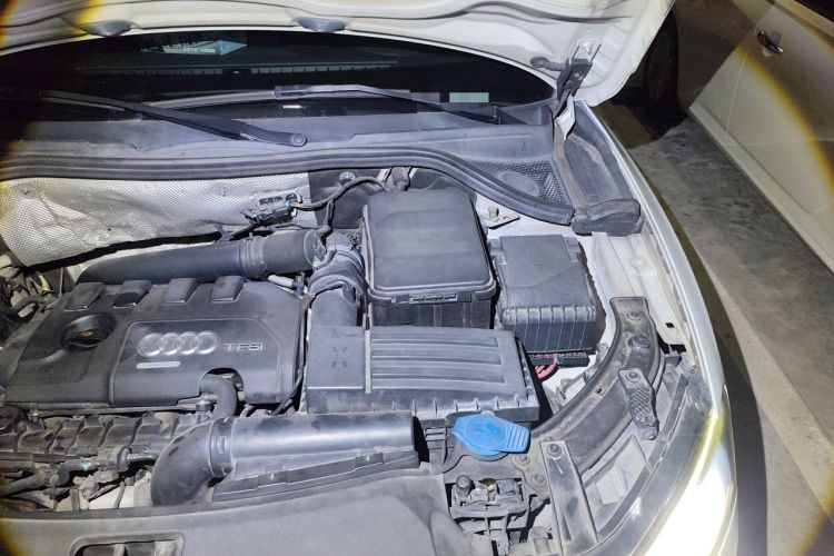 Used Audi Q3 2013 35 TFSI quattro Technology Edition Engine Bay Left